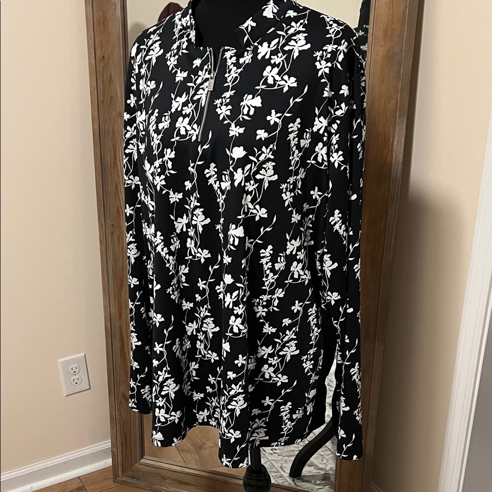 Floral Black and White Women's 3/4 Zip Top